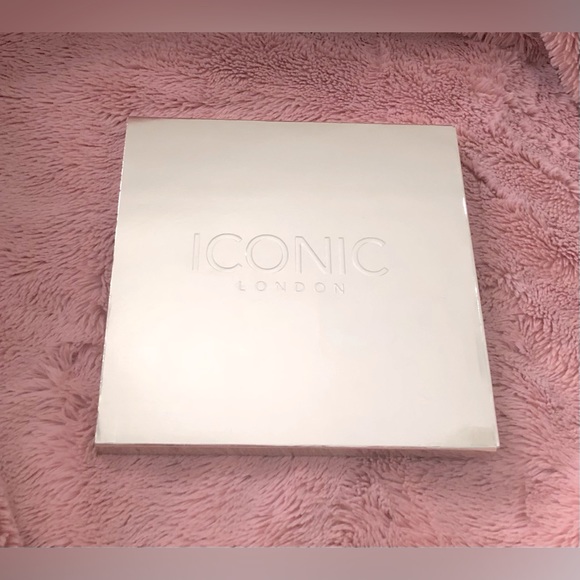 BNIB ICONIC London eyeshadow palette - Picture 2 of 5